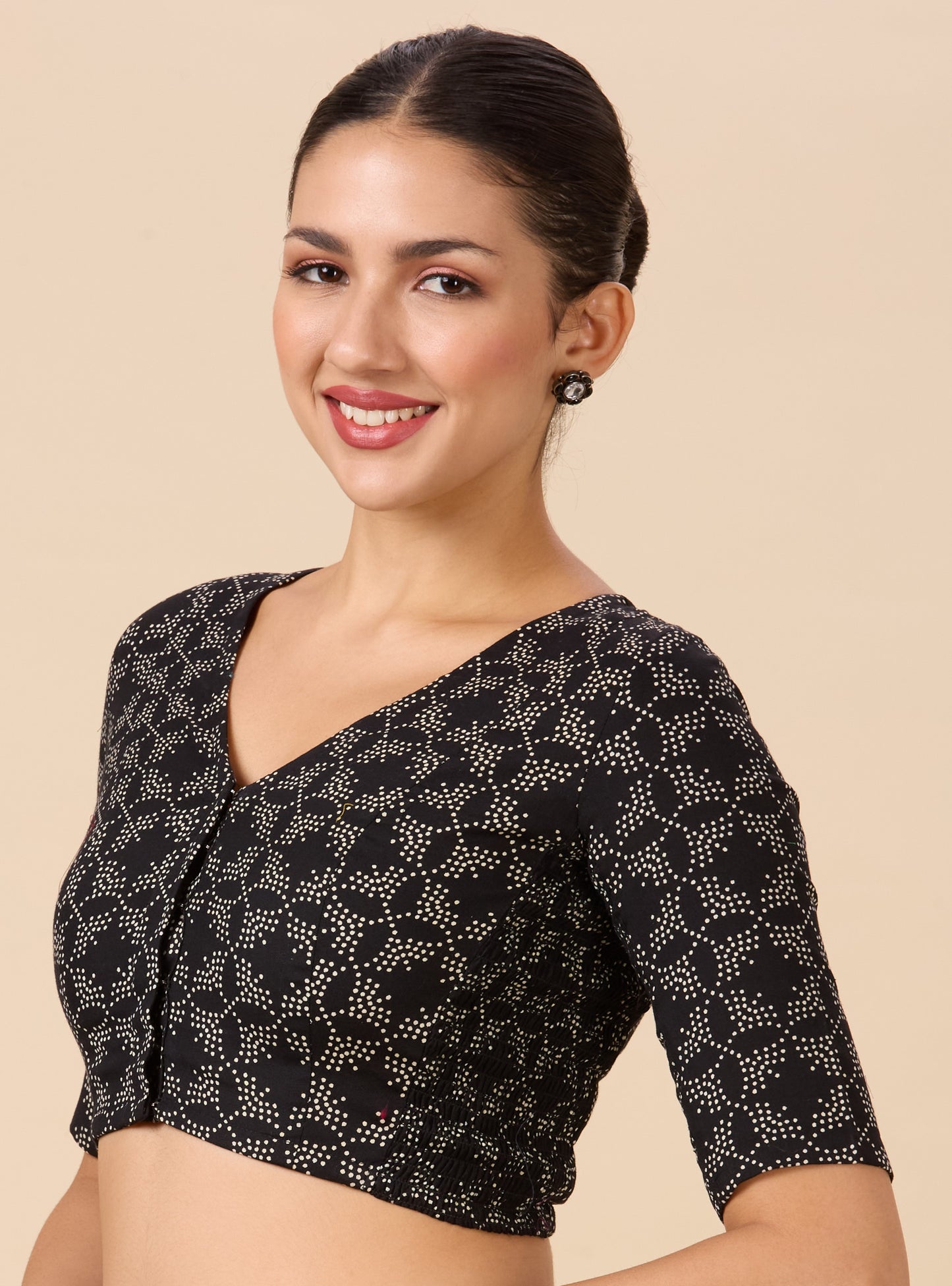 Studio Shringaar Women's Black Cotton Printed Stretchable (Smocked) Readymade Saree Blouse(Design 2883)