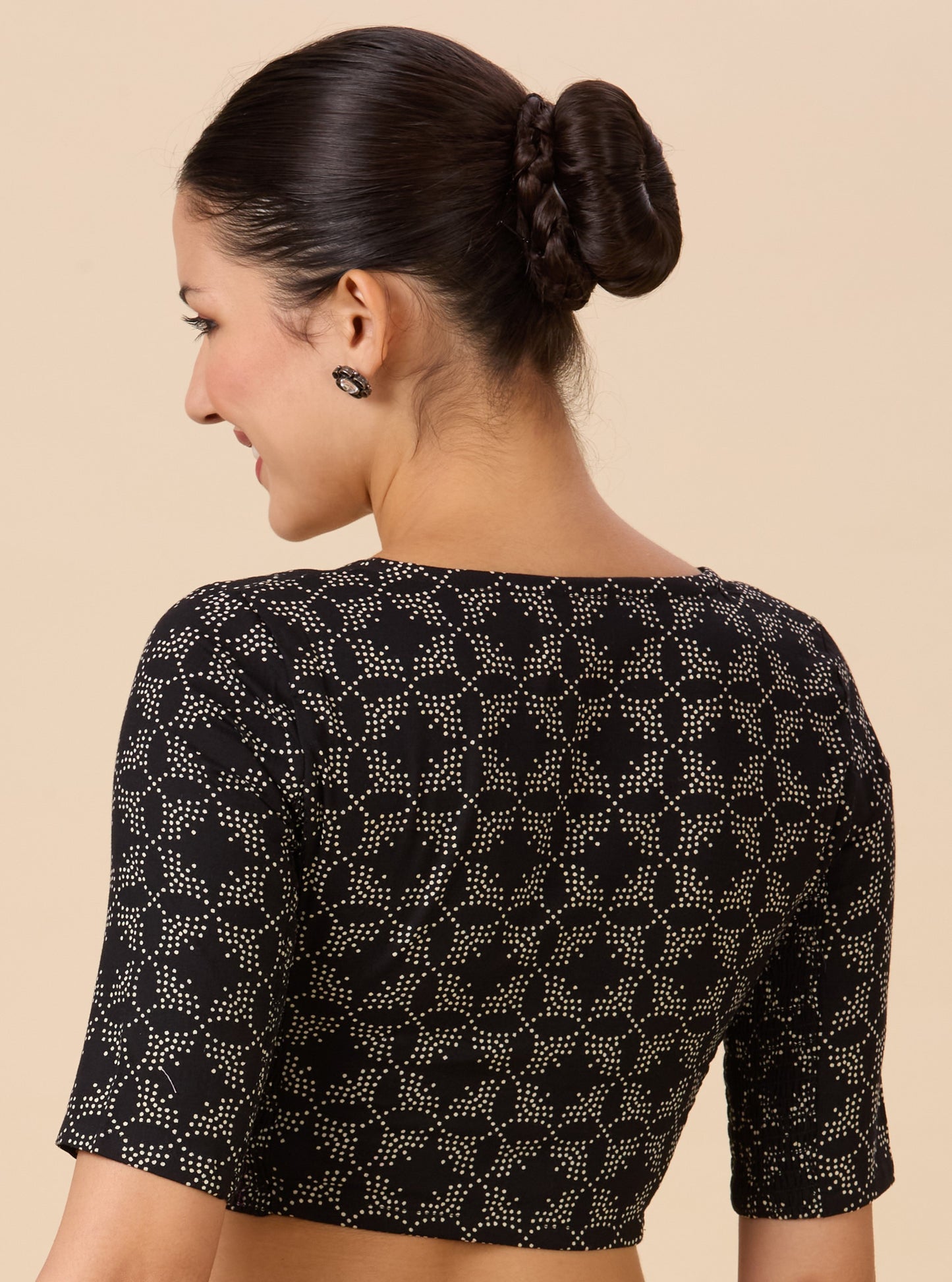 Studio Shringaar Women's Black Cotton Printed Stretchable (Smocked) Readymade Saree Blouse(Design 2883)