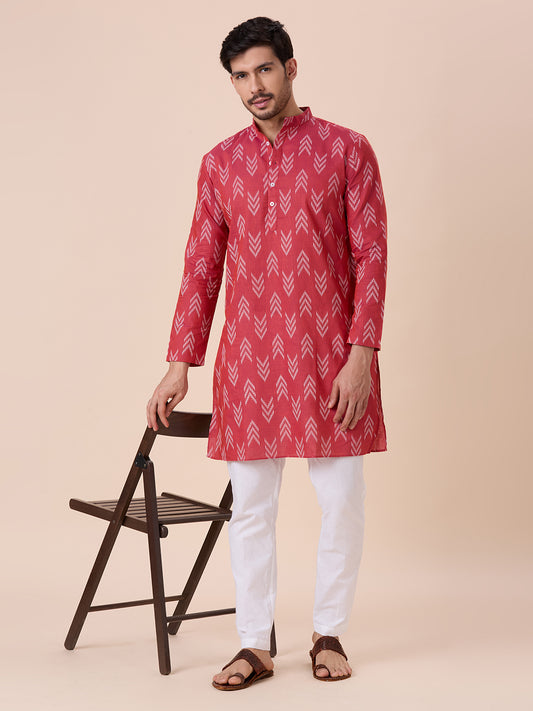 Men's Light Maroon Cotton Blend Relaxed Fit Ikat Printed Knee Length Kurta (Design 119)