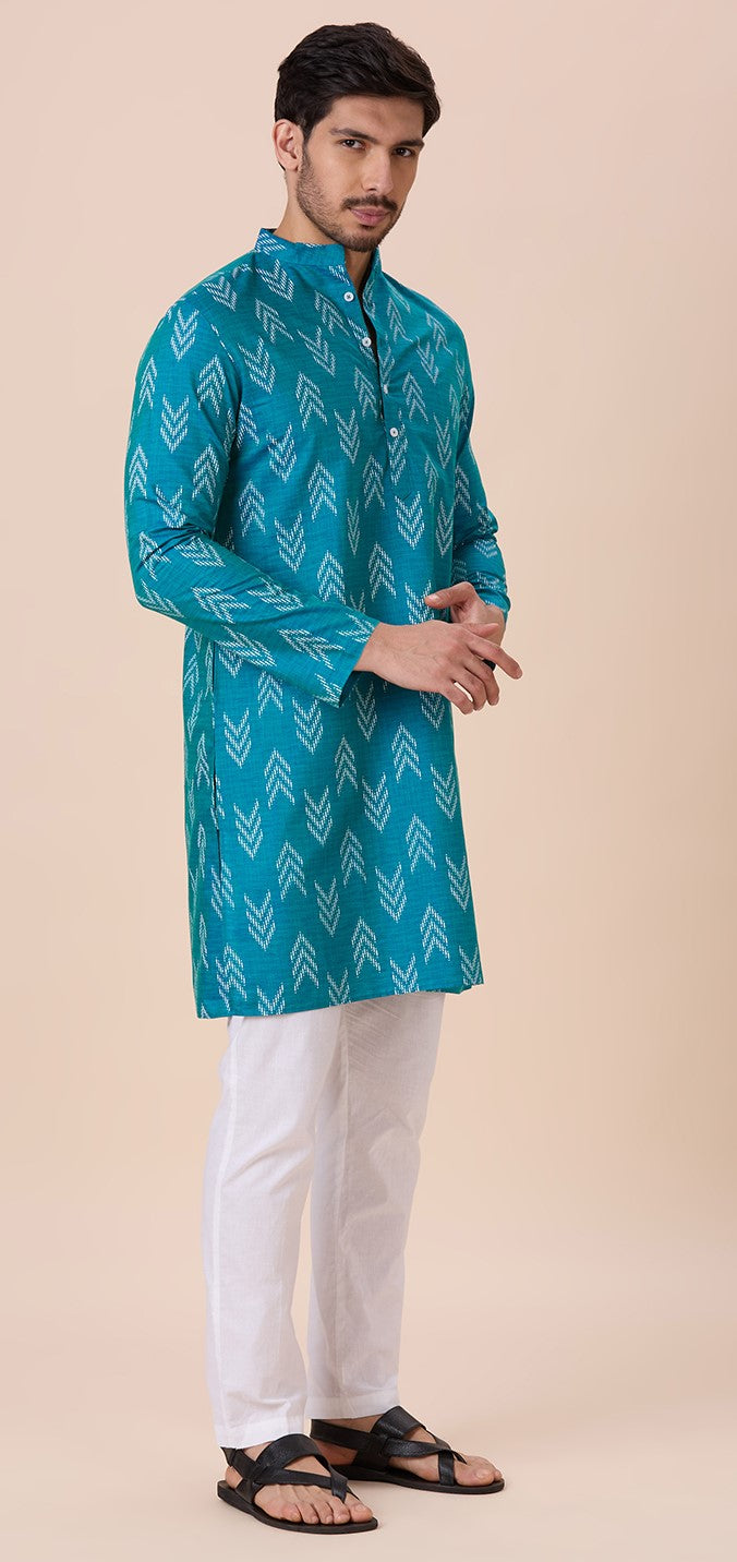 Men's Firozi Cotton Blend Relaxed Fit Ikat Printed Knee Length Kurta (Design 119)